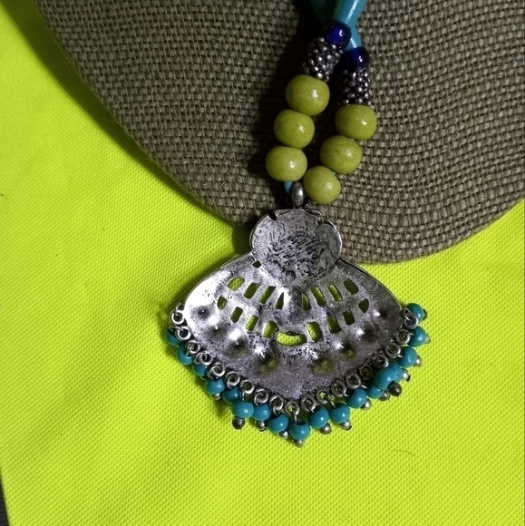 Silvertone blue green beaded necklace - Picture 5 of 6